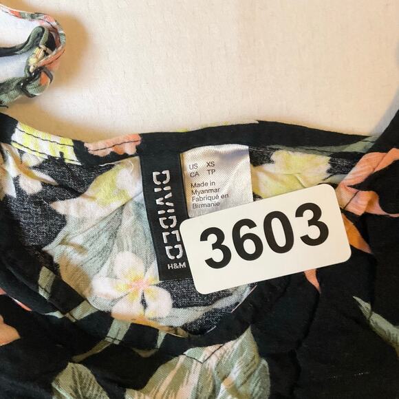 H&M Women Short Romper size XS Sleeveless Shorts Jumpsuit Floral Black Pink - Picture 8 of 9